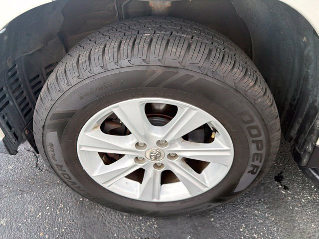 Used 2012 Toyota Highlander FWD w/ Tech Pkg image 28