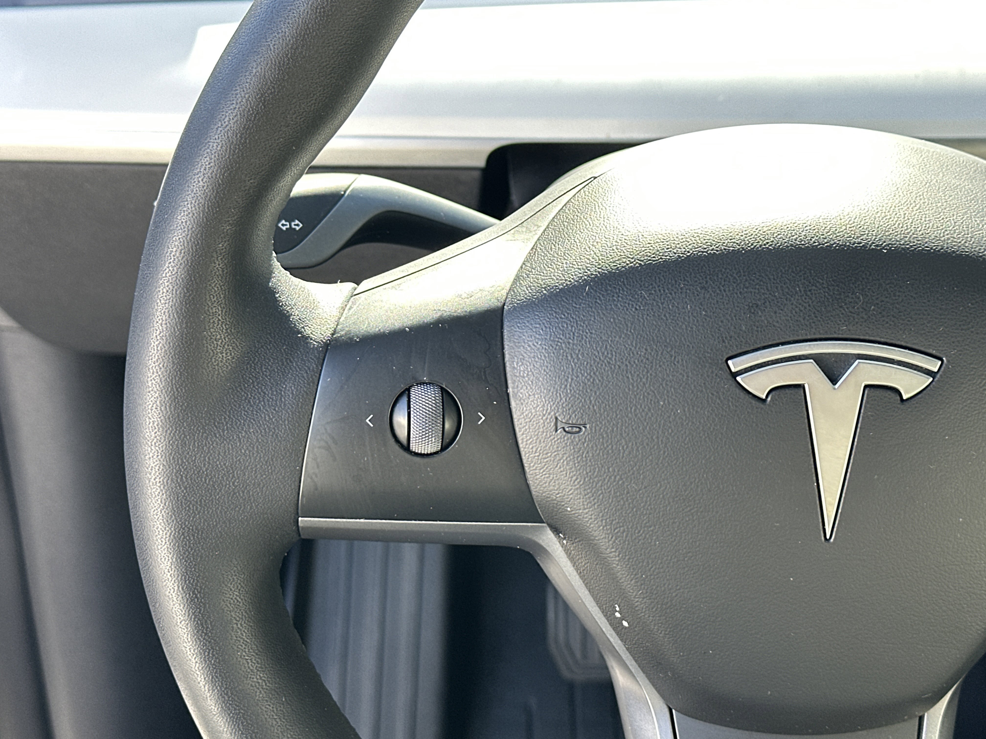 Used 2022 Tesla Model Y Long Range image 26