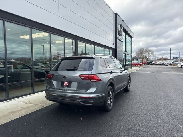 Used 2022 Volkswagen Tiguan SE AWD/4WD image 3