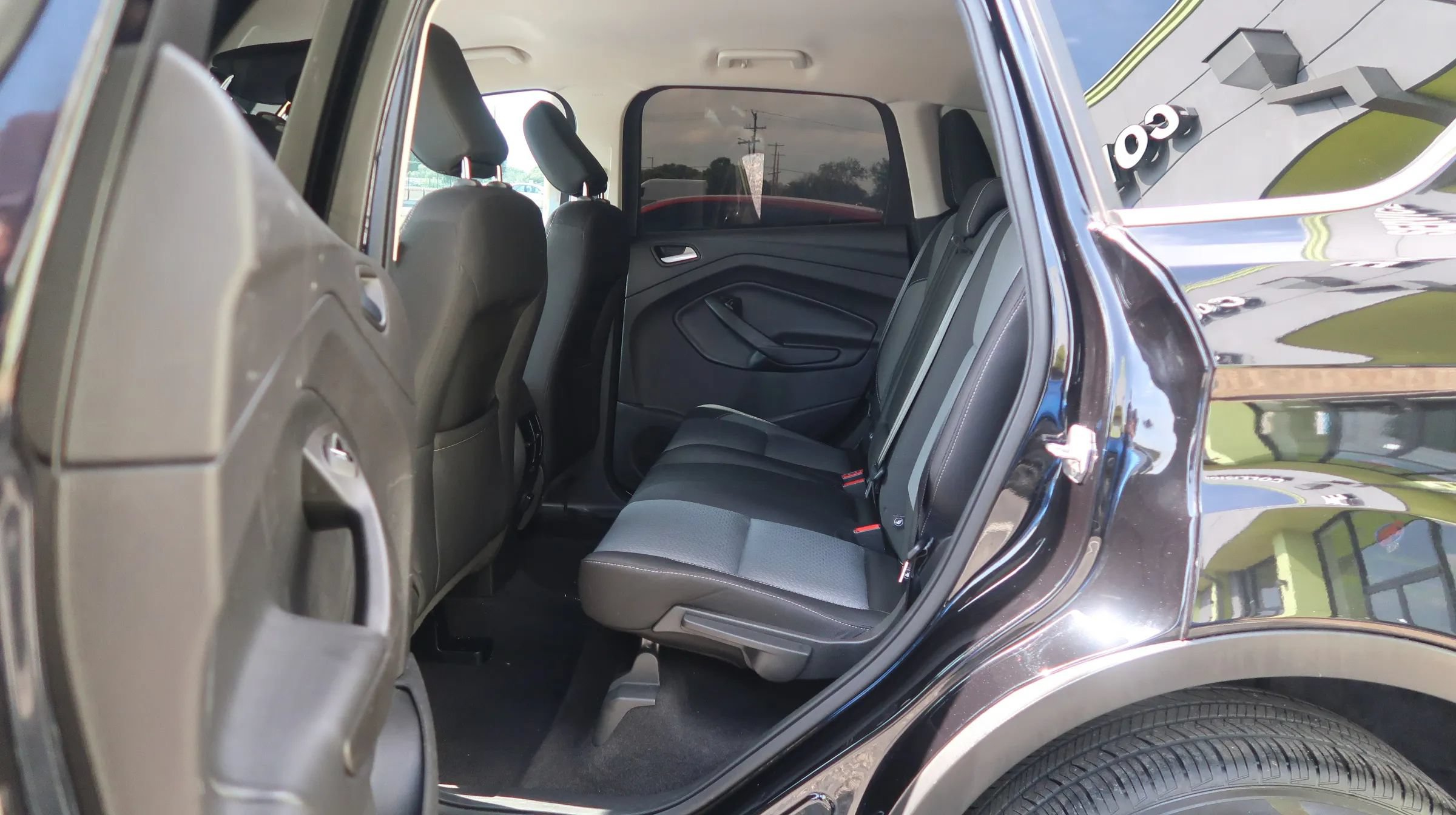 Used 2019 Ford Escape SE FWD image 19