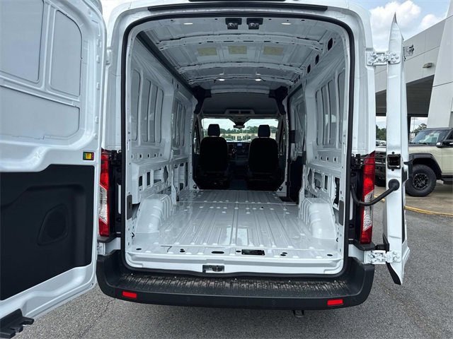 New 2025 Ford Transit 250 148 Medium Roof image 17