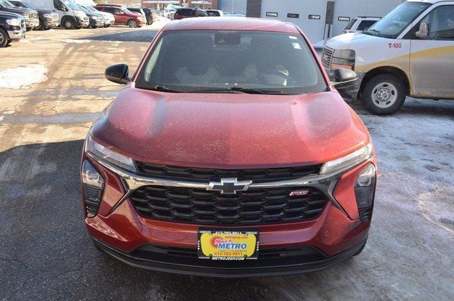 Used 2024 Chevrolet Trax RS image 3
