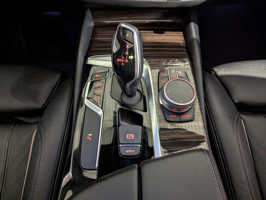 Used 2018 BMW 530i xDrive image 37