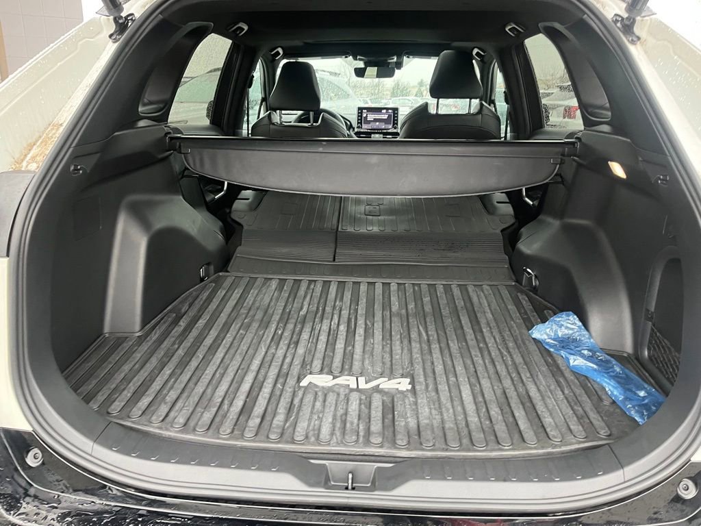 Used 2022 Toyota RAV4 XSE w/ XSE Grade Weather Package image 30