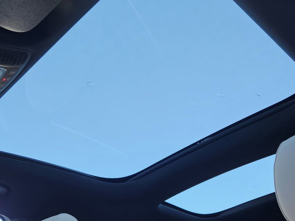 Used 2025 Mercedes-Benz GLA 250 4MATIC image 28