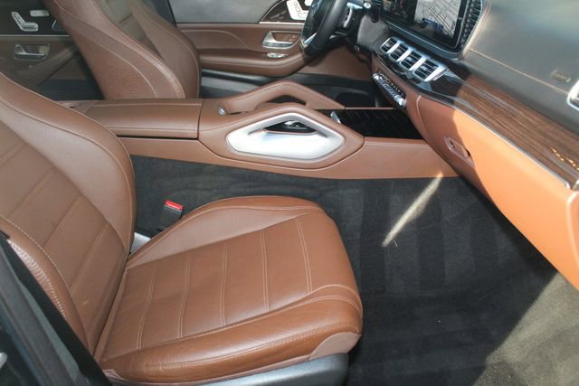 Used 2024 Mercedes-Benz GLS 450 4MATIC image 3