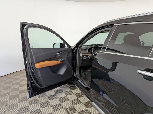 Used 2021 Cadillac XT4 Premium Luxury image 13