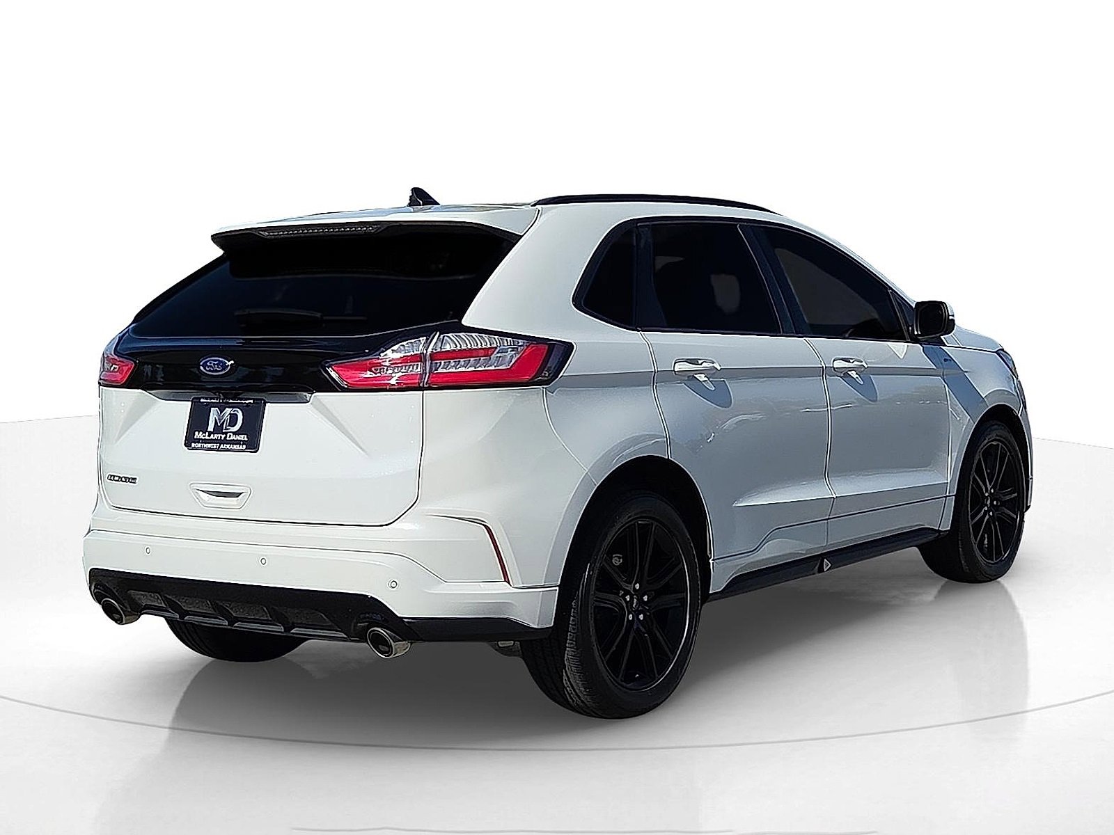 Used 2020 Ford Edge ST-Line w/ Cold Weather Package image 5