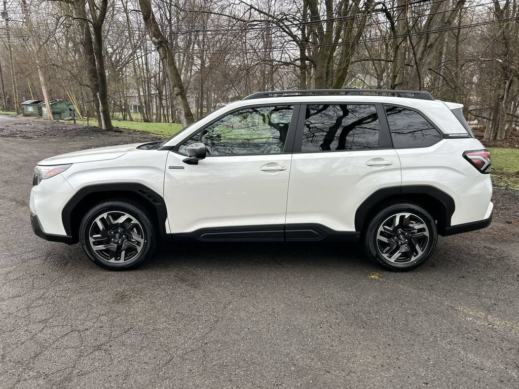 Used 2025 Subaru Forester Premium AWD/4WD image 5