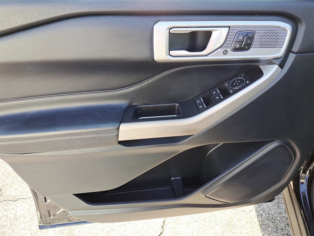 Certified 2022 Ford Explorer Limited w/ Equipment Group 301A image 13