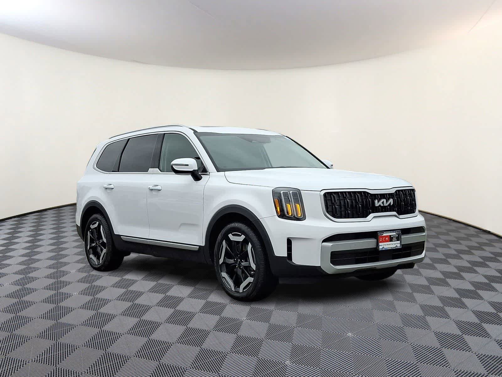 Used 2024 Kia Telluride EX AWD/4WD image 4