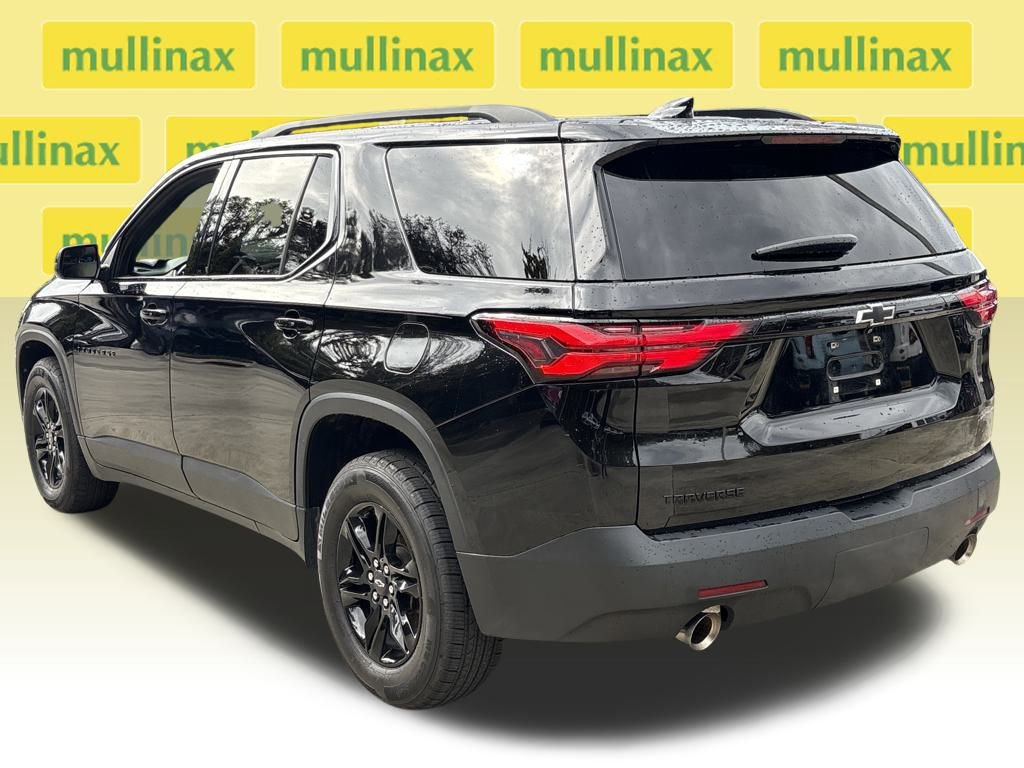 Used 2022 Chevrolet Traverse LS w/ Midnight/Sport Edition image 9