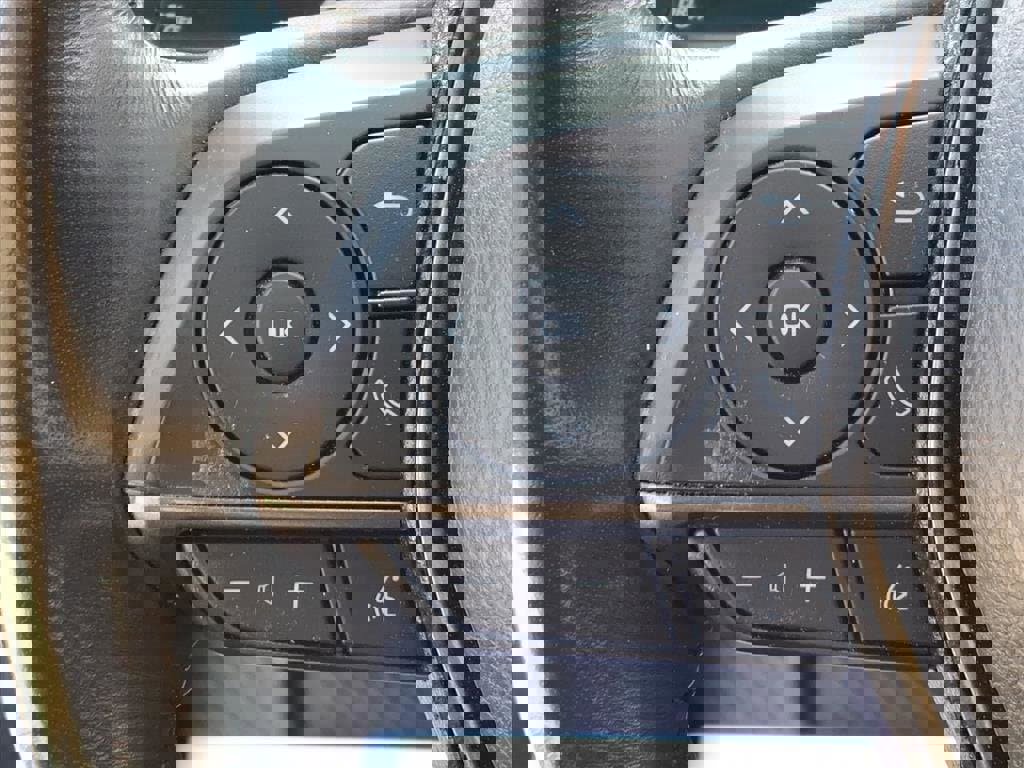 Used 2023 Toyota Camry SE image 19