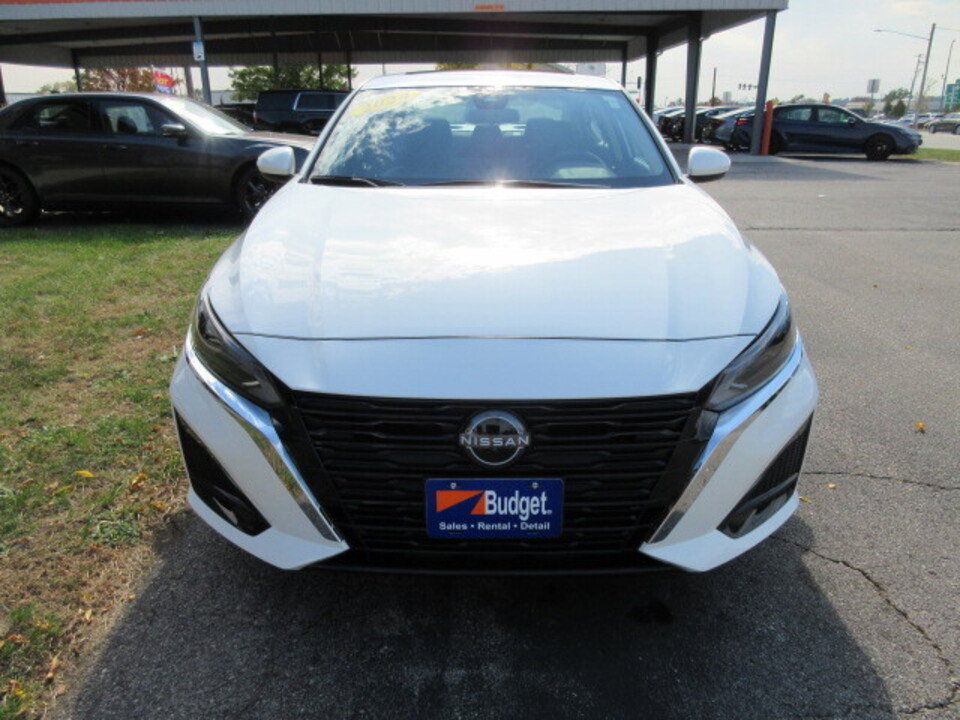 Used 2024 Nissan Altima 2.5 SV w/ SV Premium Package image 8