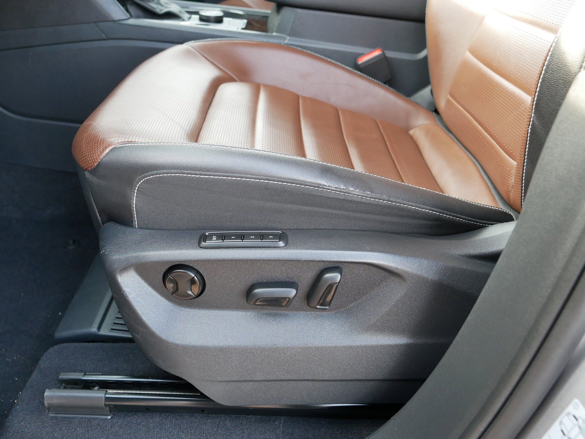 Used 2021 Volkswagen Atlas SEL Premium image 20