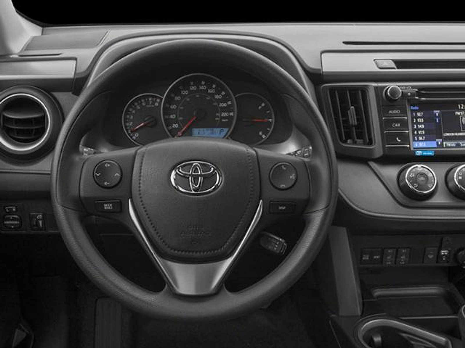 Used 2018 Toyota RAV4 LE FWD image 18