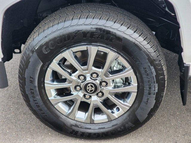Used 2025 Toyota Tacoma Limited image 18
