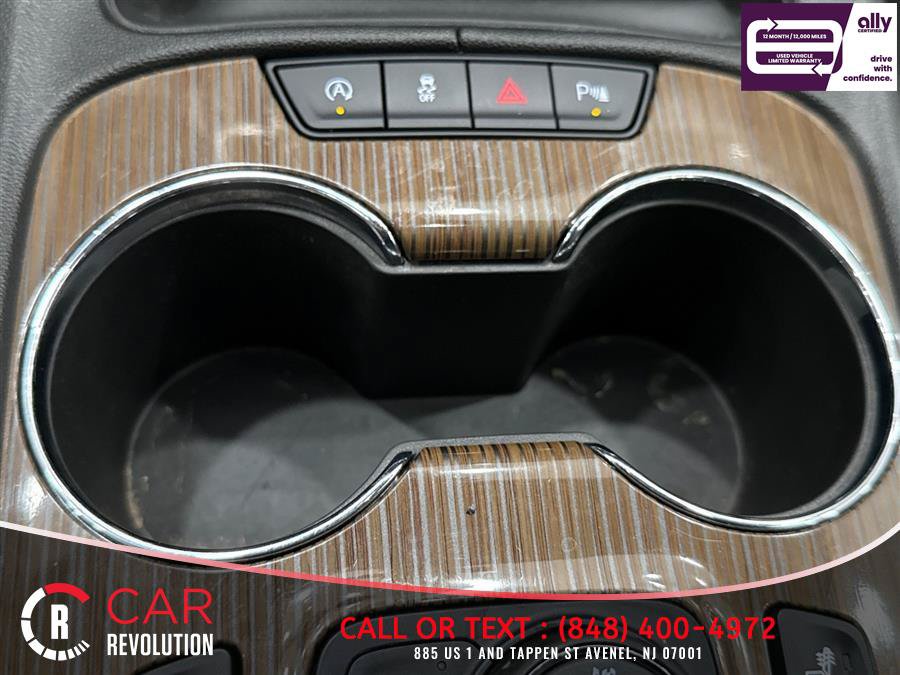 Used 2023 GMC Acadia SLE w/ Driver Convenience Package FWD image 26