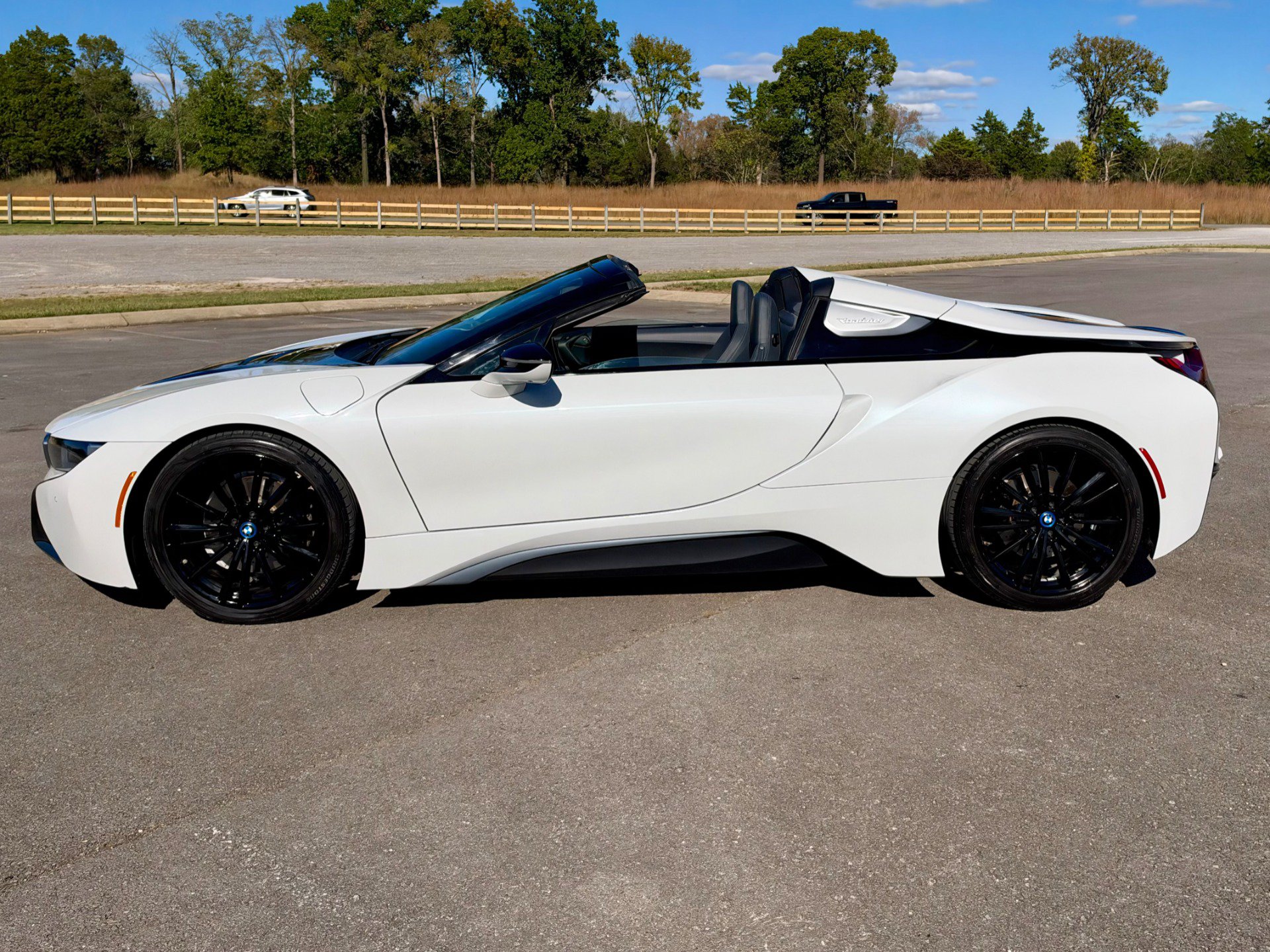 Used 2019 BMW i8 Roadster AWD/4WD image 8