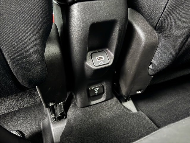 Used 2019 Jeep Renegade Trailhawk w/ Cold Weather Group II image 7