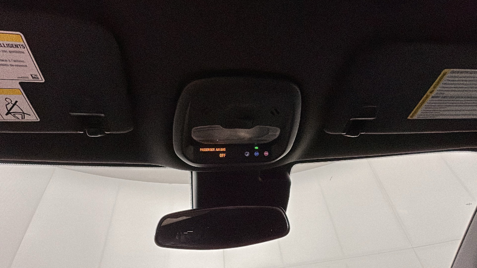 Used 2025 Chevrolet Trax RS FWD image 30
