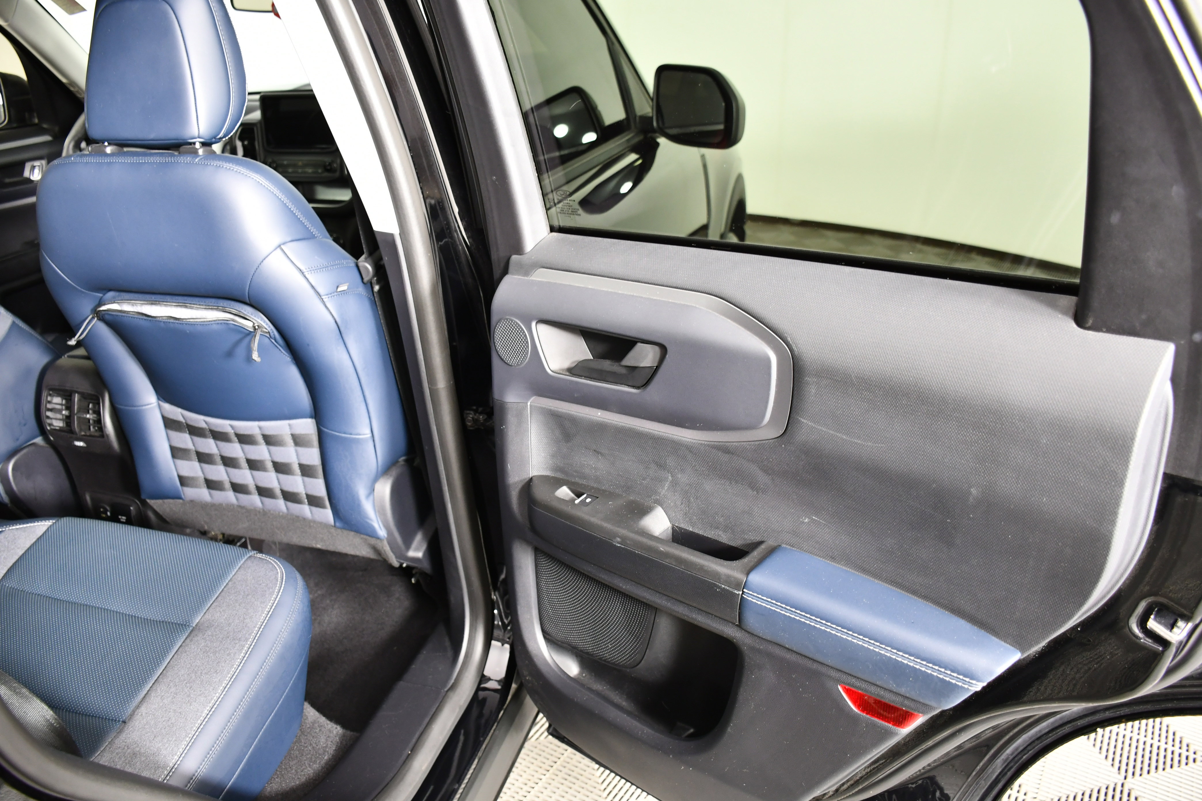 Used 2021 Ford Bronco Sport Outer Banks w/ Outer Banks Package (96D) image 44