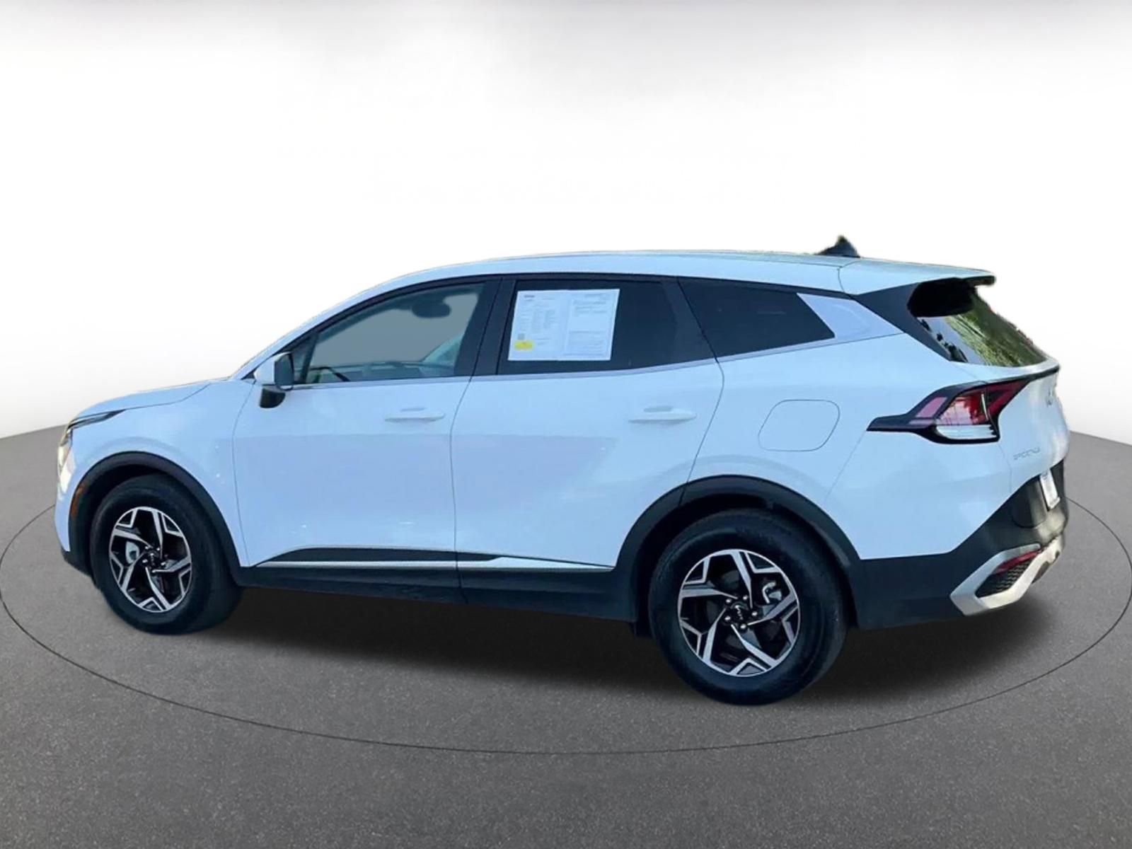 Used 2025 Kia Sportage LX FWD image 10