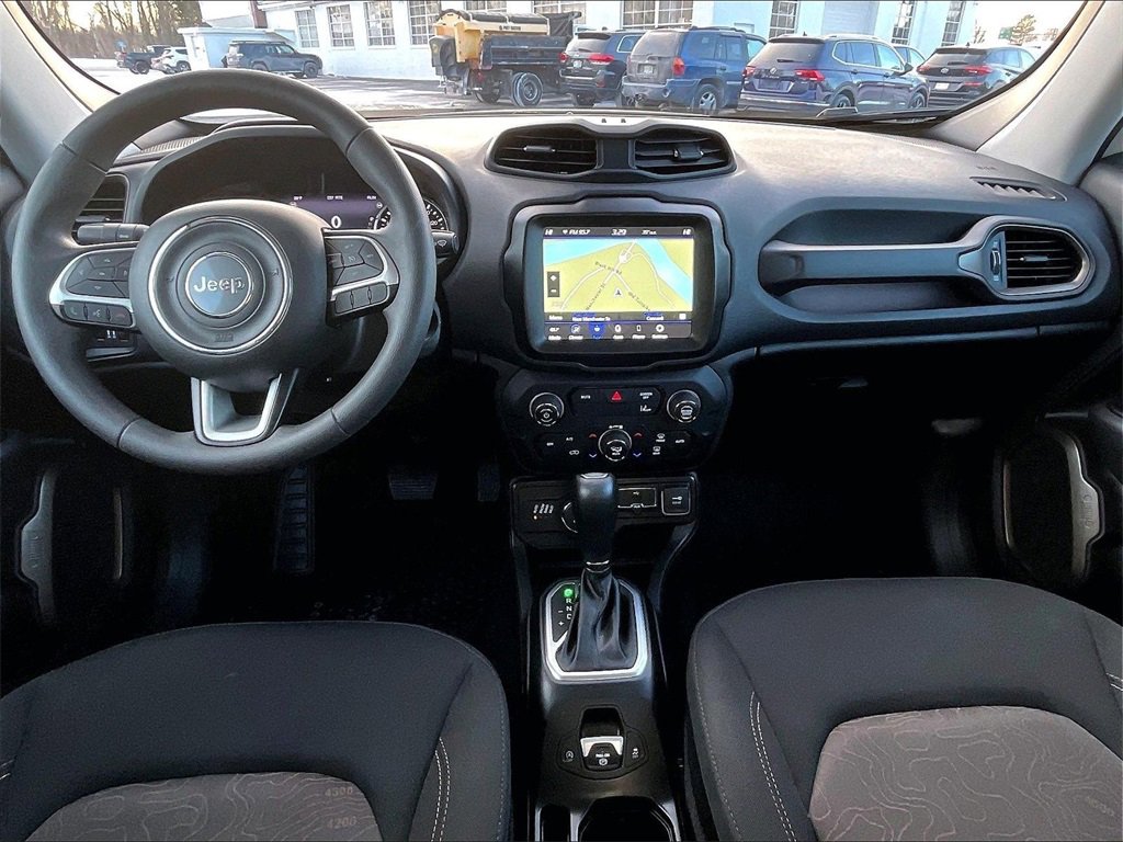 Used 2023 Jeep Renegade Latitude image 21