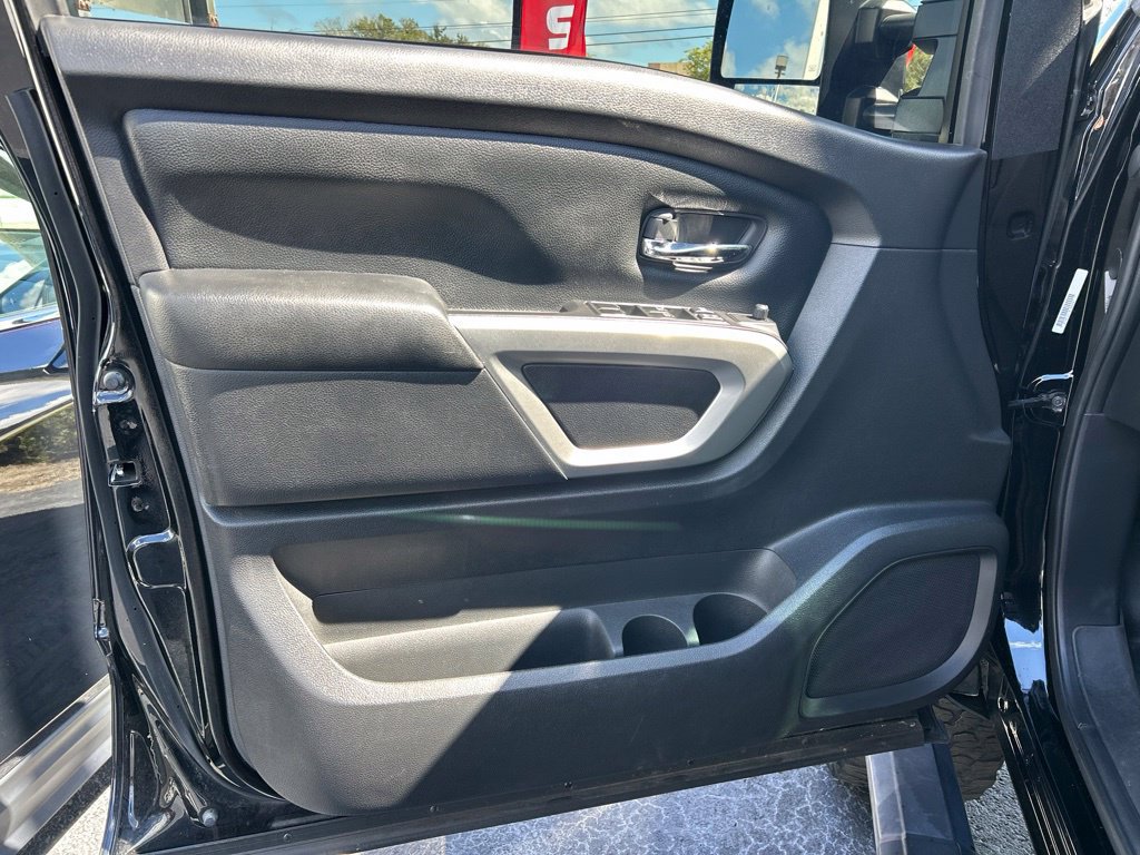 Used 2021 Nissan Titan SV w/ SV Convenience Package AWD/4WD image 18