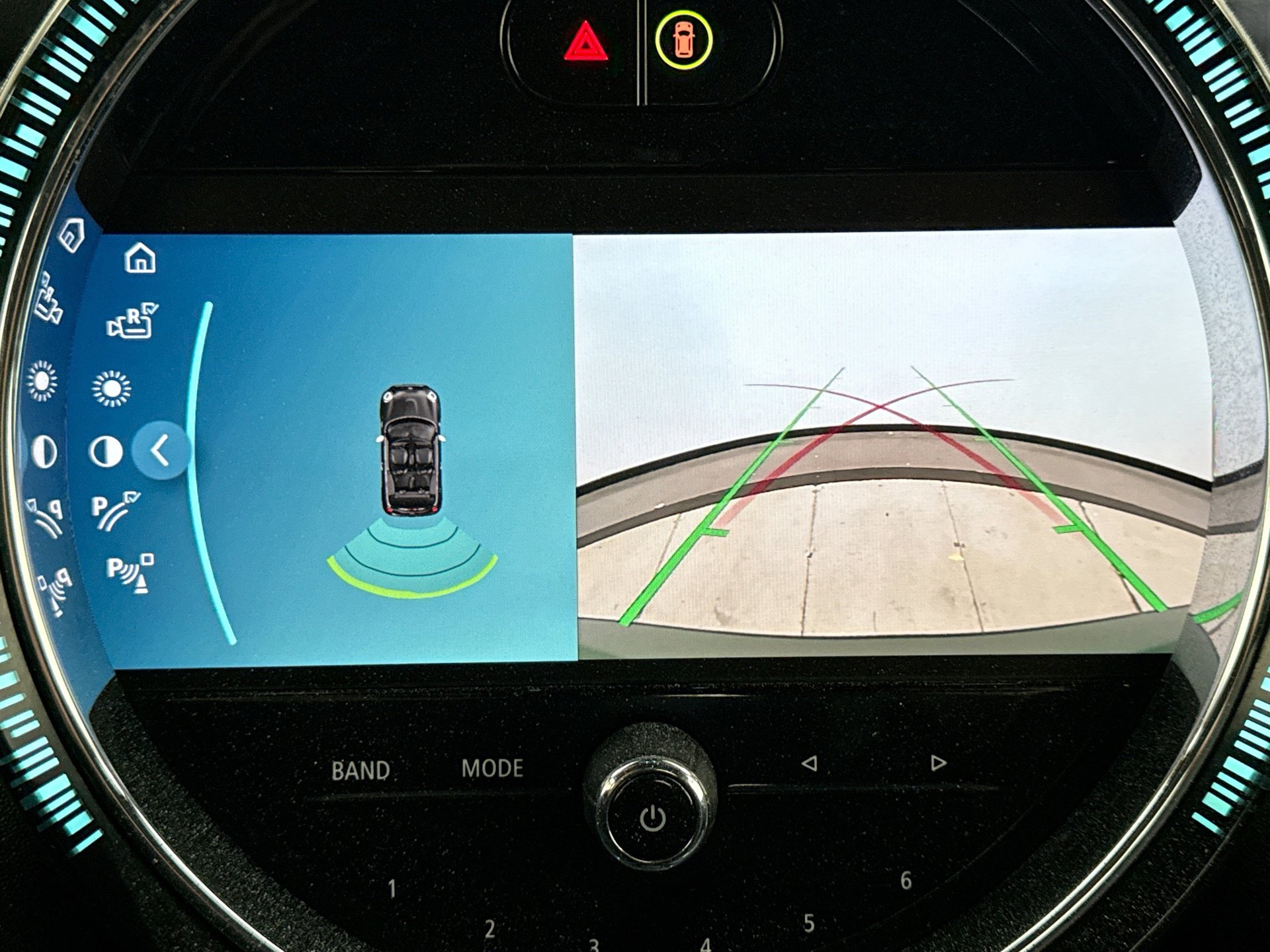 Used 2024 MINI Cooper SIGNATURE image 16