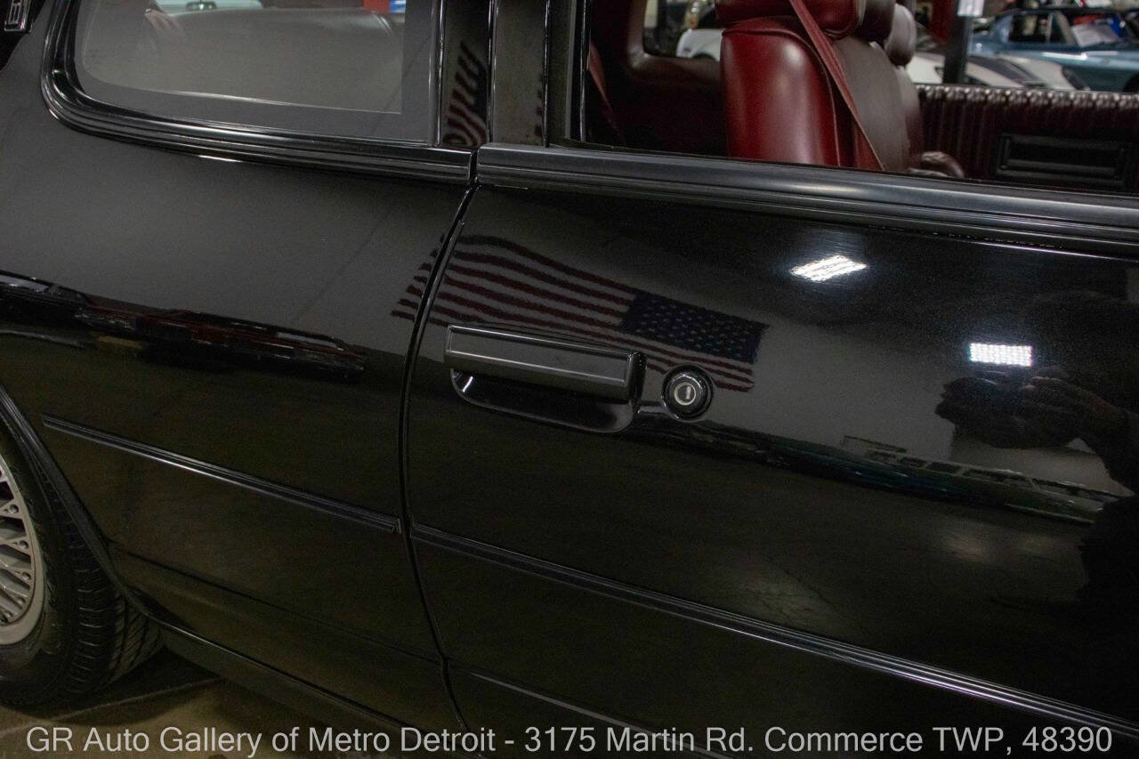 Used 1988 Oldsmobile Toronado Trofeo image 32