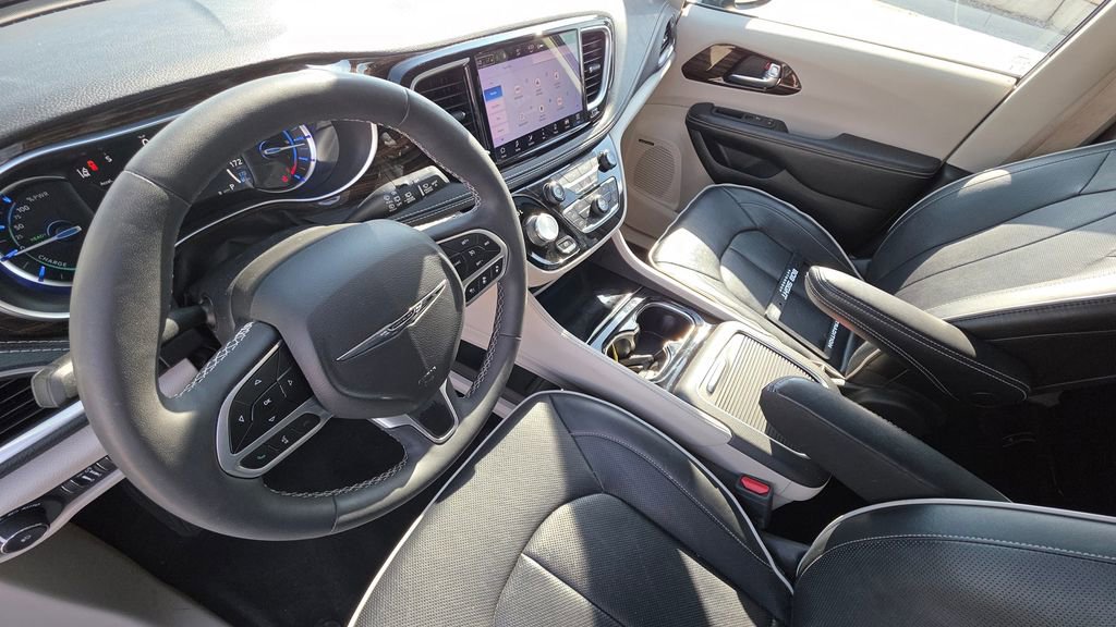 Used 2022 Chrysler Pacifica Limited image 12