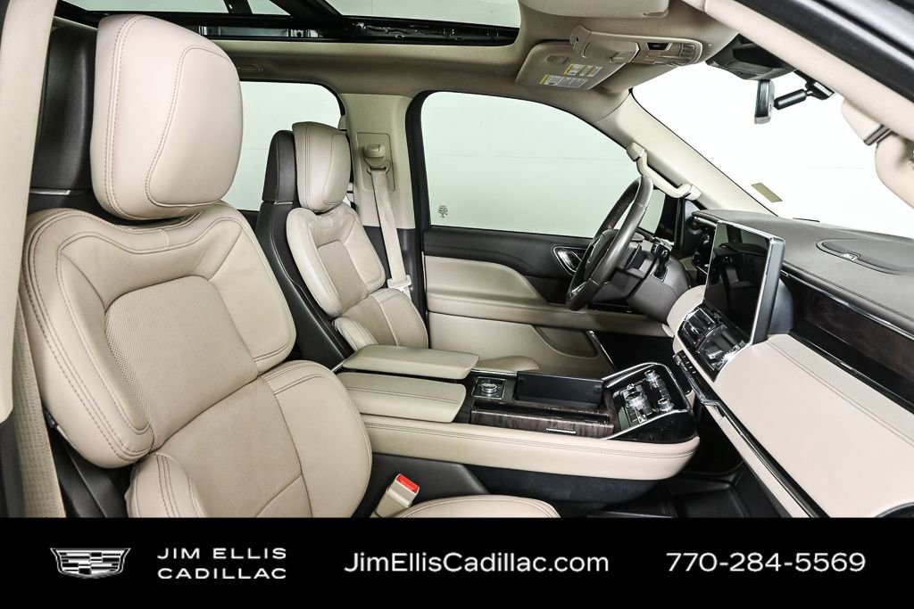 Used 2022 Lincoln Navigator Reserve image 22