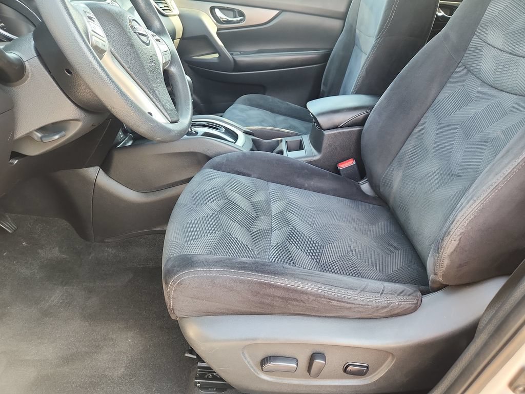 Used 2014 Nissan Rogue SV AWD/4WD image 9