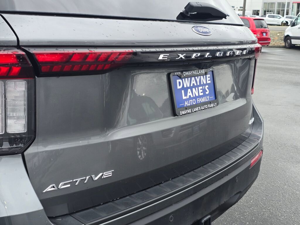 Used 2025 Ford Explorer Active image 11