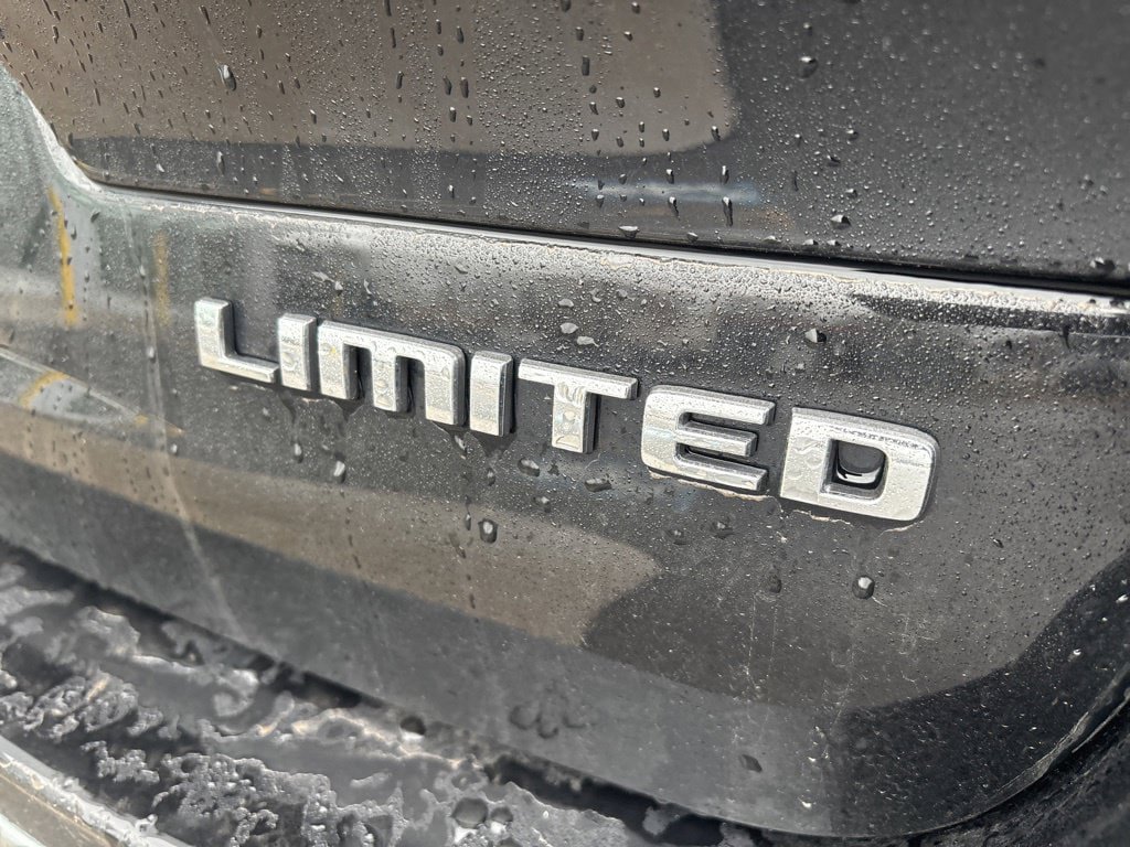 Used 2023 Jeep Grand Cherokee L Limited AWD/4WD image 16