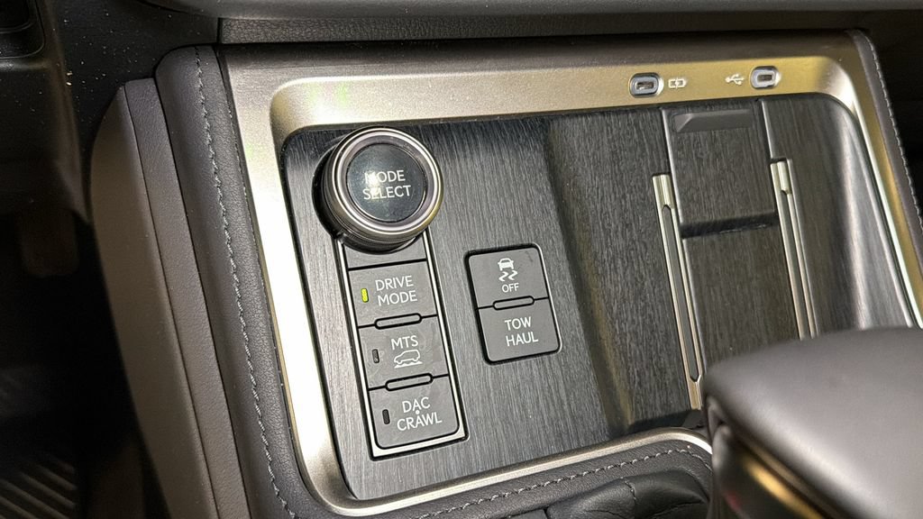 Certified 2025 Lexus GX 550 AWD/4WD image 30