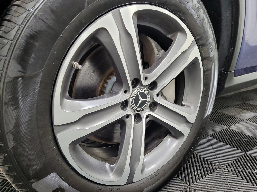 Used 2018 Mercedes-Benz GLC 300 4MATIC w/ Multimedia Package image 31