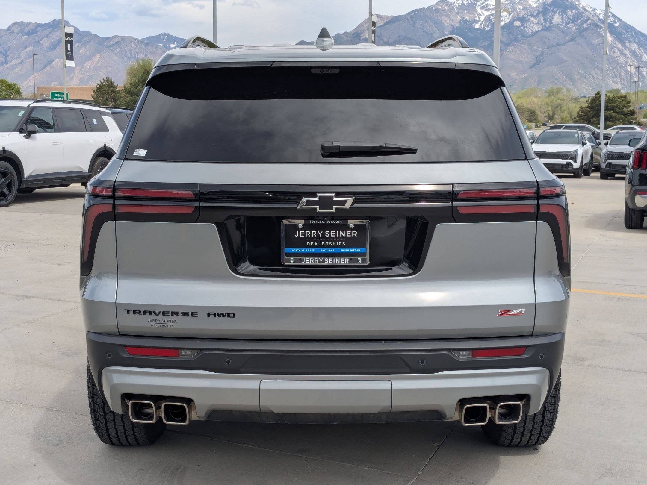 Used 2024 Chevrolet Traverse Z71 w/ Enhanced Driving Package image 5