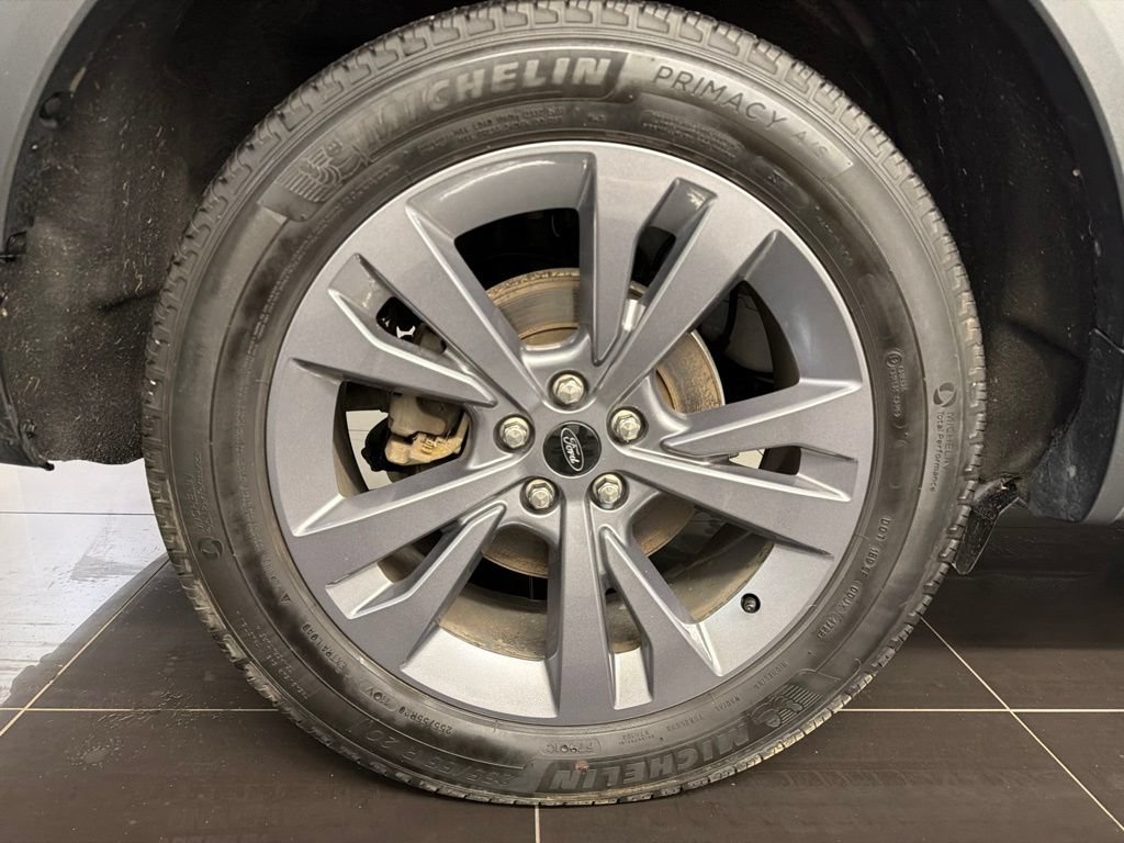 Certified 2023 Ford Explorer XLT w/ Equipment Group 202A AWD/4WD image 7