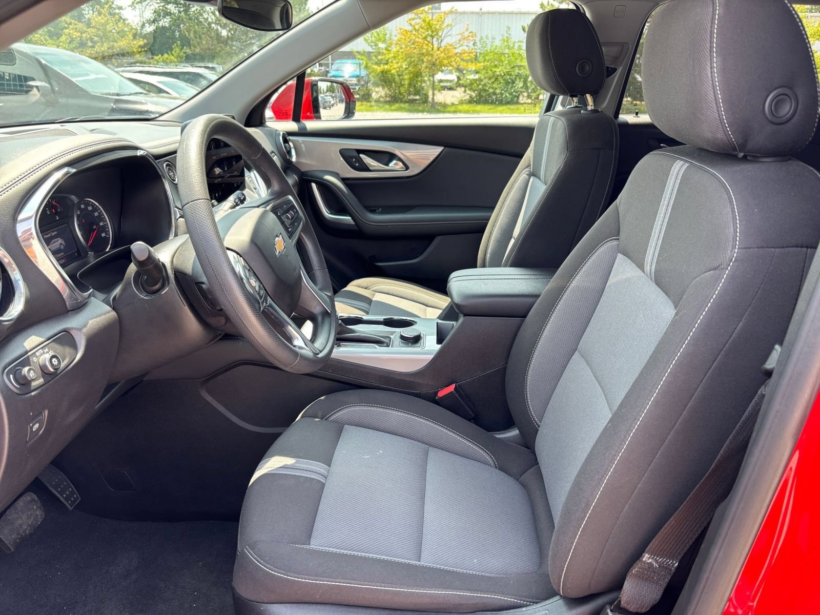 Used 2025 Chevrolet Blazer LT FWD image 29