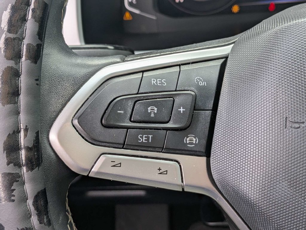 Used 2022 Volkswagen Atlas SE FWD image 25