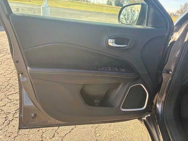 Used 2019 Jeep Compass Latitude image 8