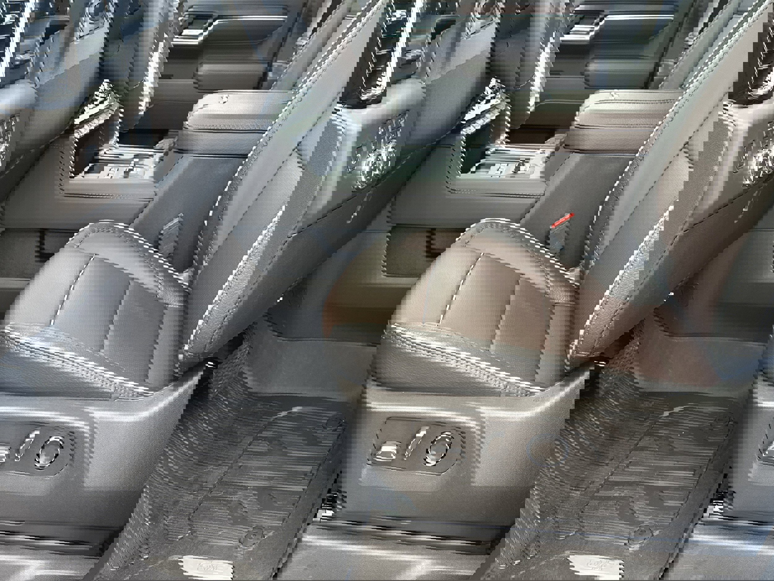 New 2026 GMC Sierra 3500 Denali w/ Denali Reserve Package image 9