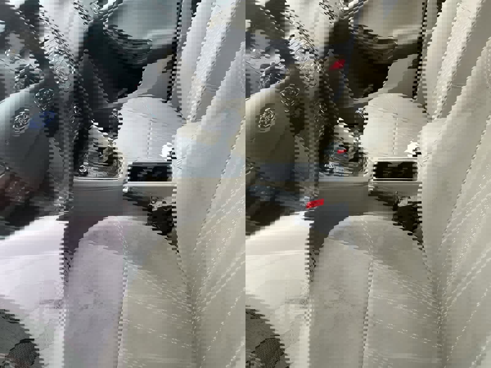 Used 2015 Ford Focus SE image 25