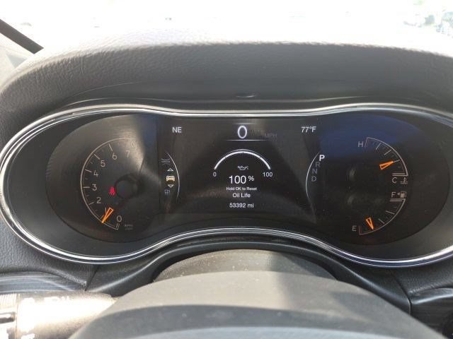 Used 2022 Jeep Grand Cherokee Laredo w/ All-Weather Capability Group AWD/4WD image 14