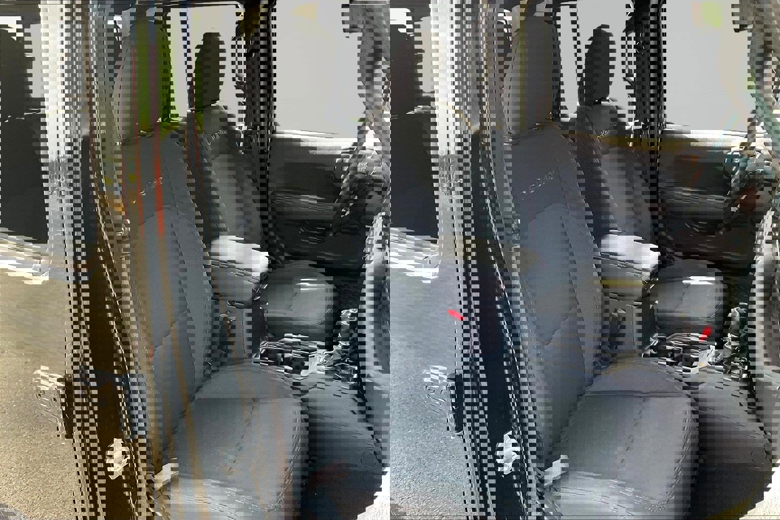 Used 2022 Jeep Gladiator Overland w/ Trailer Tow Package image 30