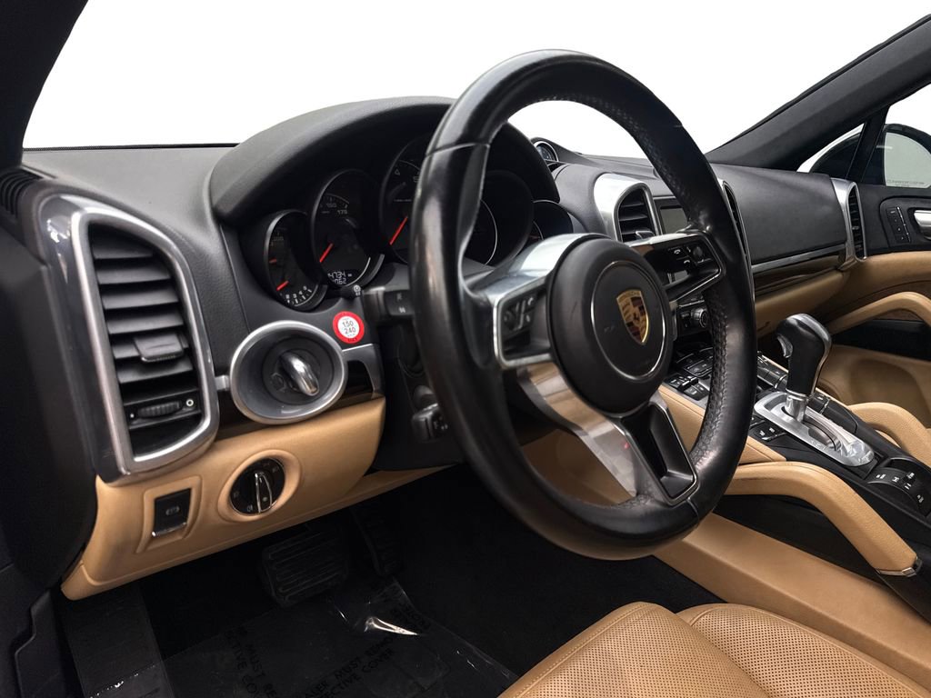 Used 2016 Porsche Cayenne image 49