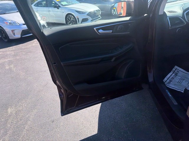 Used 2020 Ford Edge Titanium AWD/4WD image 17