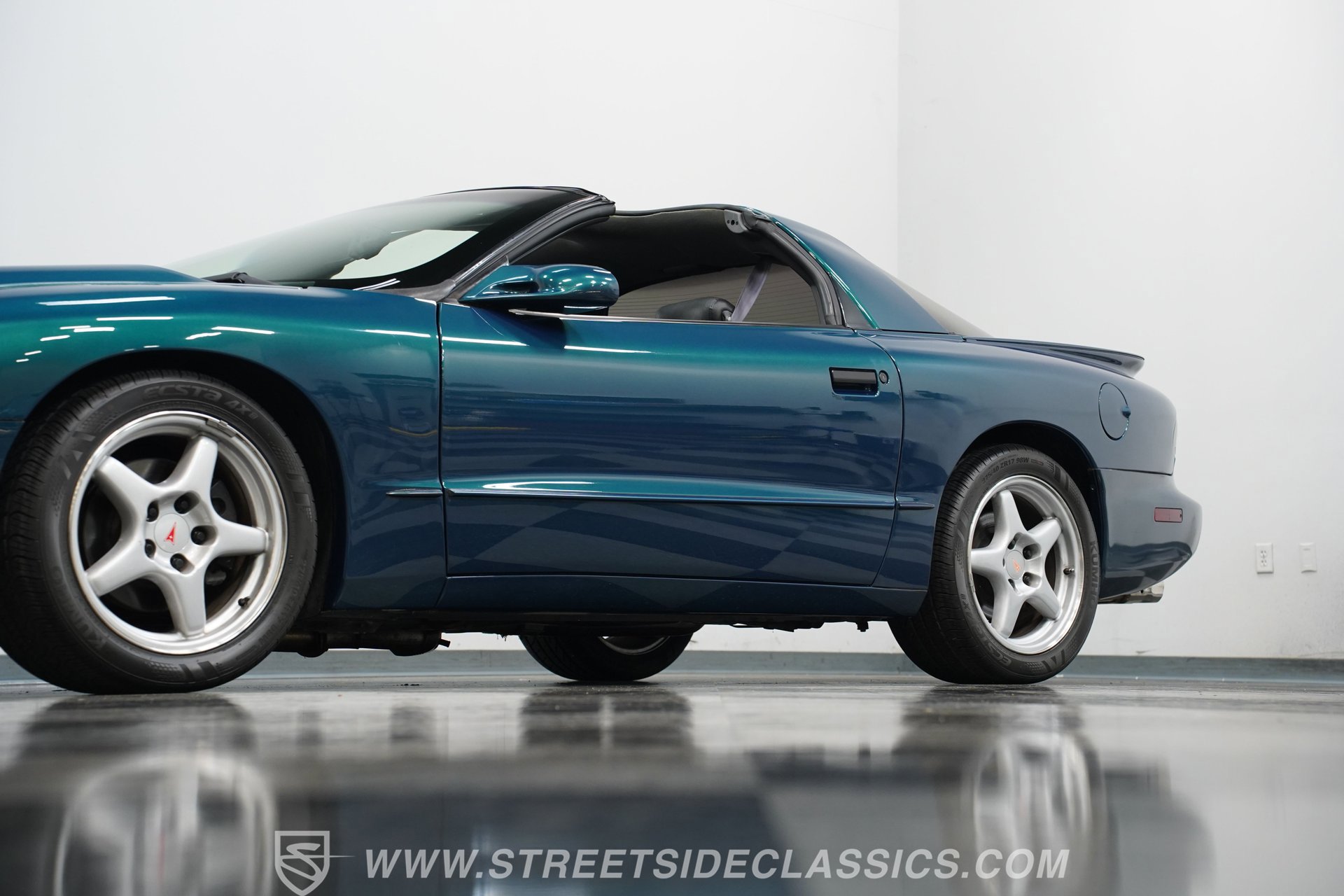 Used 1997 Pontiac Firebird Formula image 21